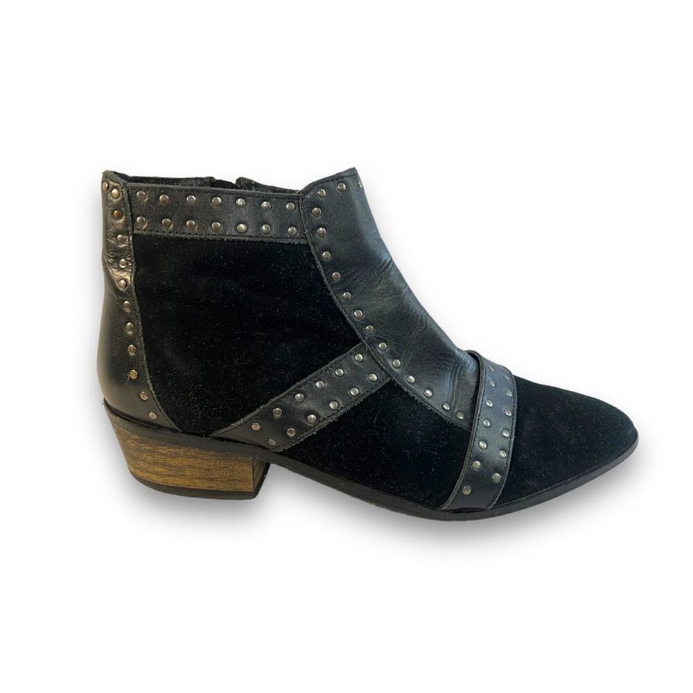 SORRENTO Black Studded Suede Leather Boots SZ 8